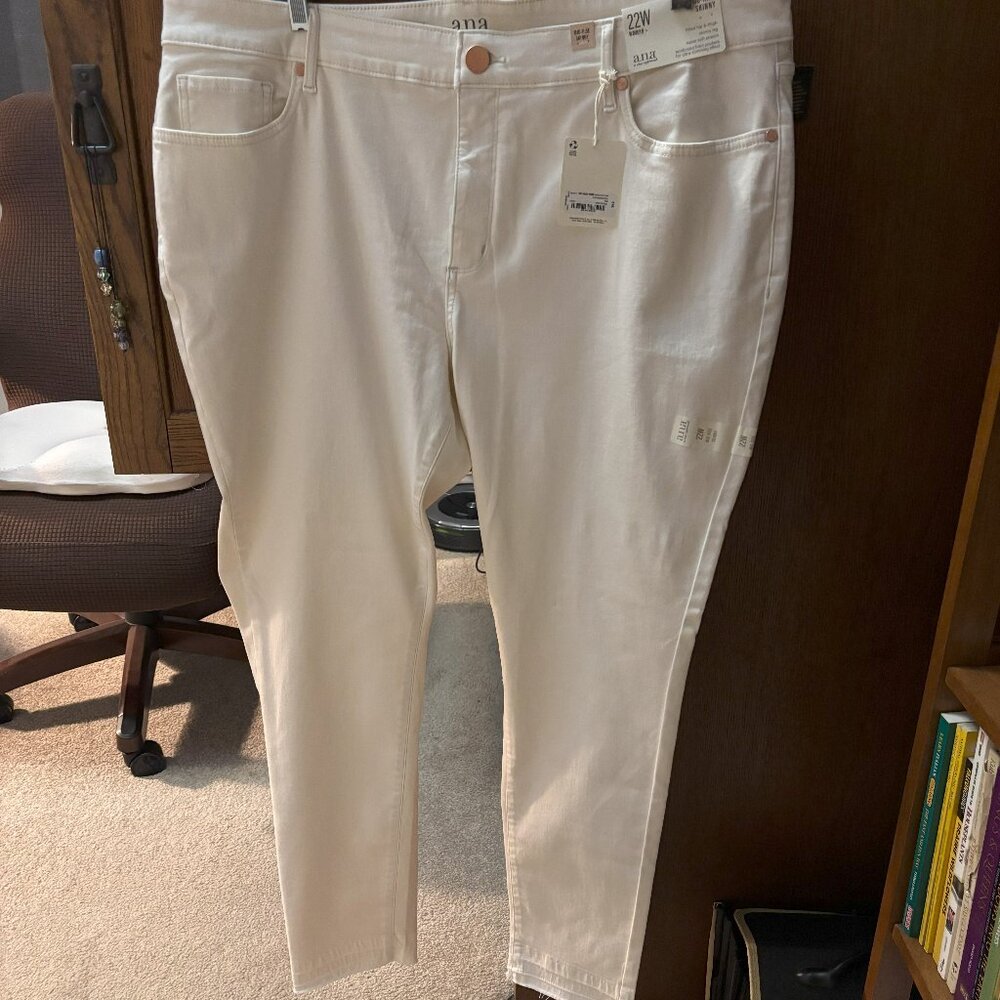 Price Drop NWT. Women's plus size A.N.A. Skinny Mid Rise Jeans.